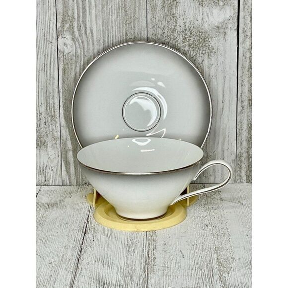 Vintage Rosenthal Continental Elegance Platinum Trim Tea Cup & Saucer Set - Picture 4 of 8